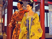 Thấy Hoàng đế đi qua, cô gái đánh bạo “làm liều” 1 việc và sau này trở thành Võ Tắc Thiên Thấy Hoàng đế đi qua, cô gái đánh bạo “làm liều” 1 việc và sau này trở thành Võ Tắc Thiên