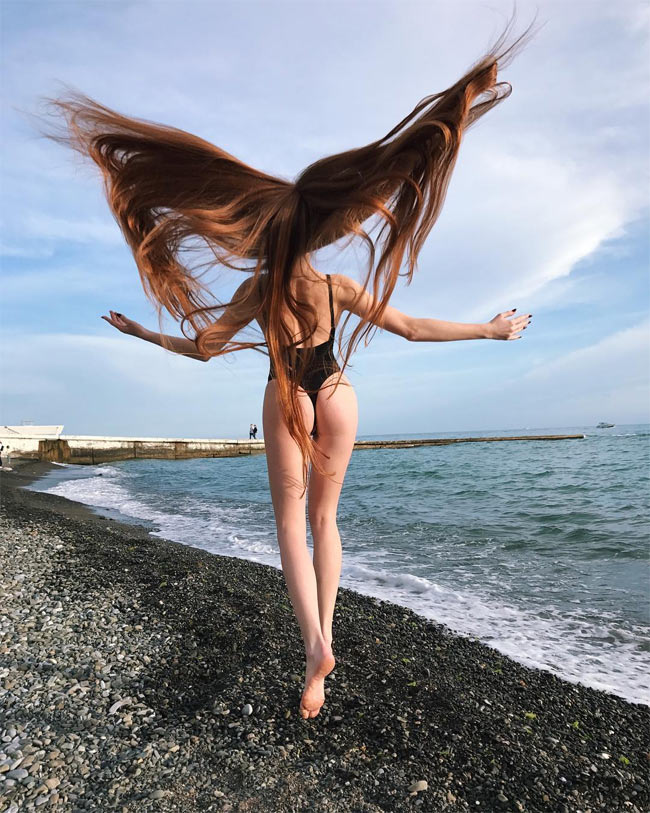 2 cô gái đẹp châu Âu mái tóc thác nước khiến người gặp, người yêu-16