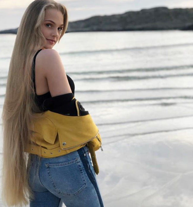 2 cô gái đẹp châu Âu mái tóc thác nước khiến người gặp, người yêu-2