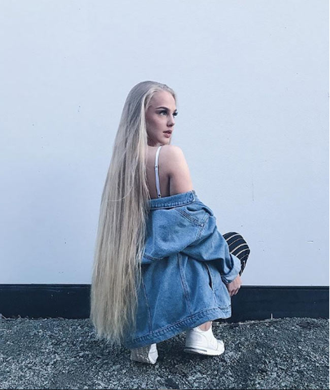 2 cô gái đẹp châu Âu mái tóc thác nước khiến người gặp, người yêu-5