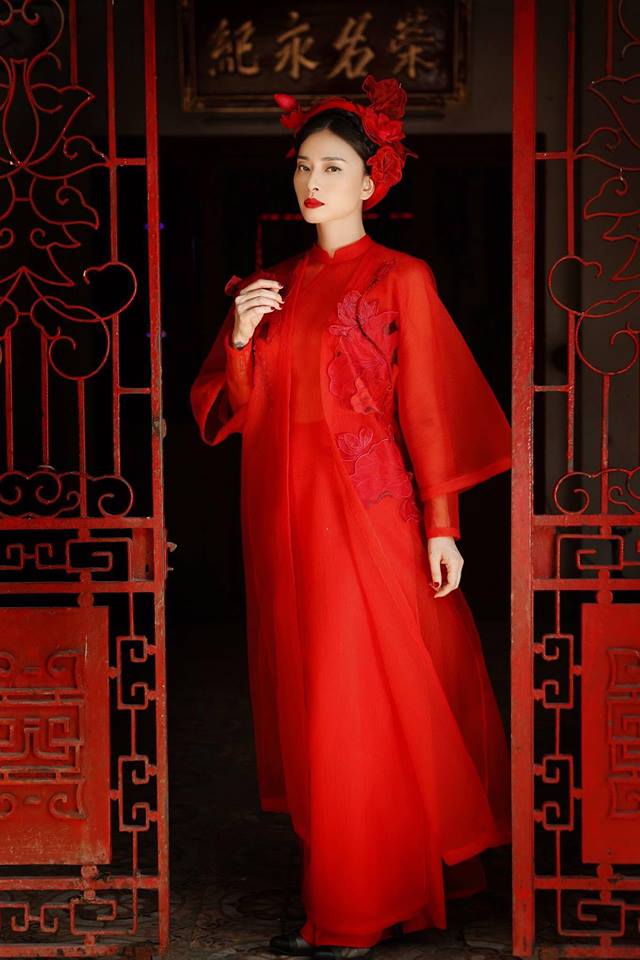 Ngô Thanh Vân rực rỡ sắc đỏ cùng thần thái sắc lạnh vạn người mê-1