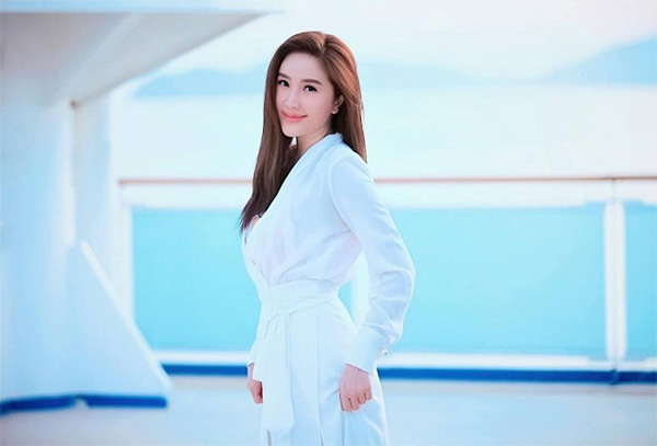 Bảo Thy khoe nhan sắc rạng rỡ với sắc trắng tinh khôi-5