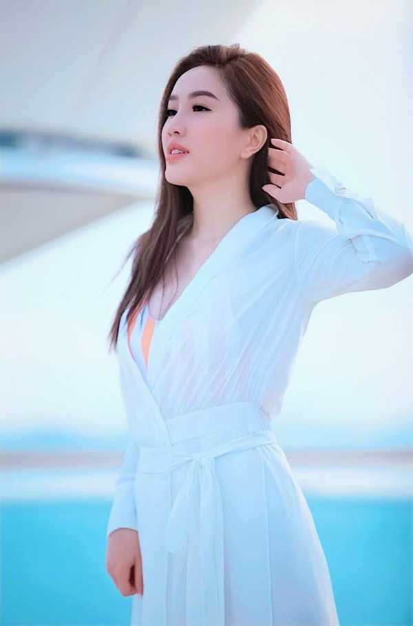 Bảo Thy khoe nhan sắc rạng rỡ với sắc trắng tinh khôi-12