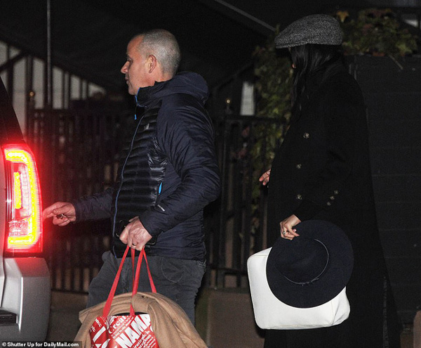 Meghan bị chỉ trích khi phá vỡ quy tắc, một mình bí mật bay tới Mỹ để làm điều hoang phí chưa từng thấy ở nàng dâu hoàng gia nào-1