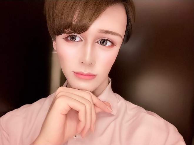 Chàng trai Nhật Bản phẫu thuật cả chục lần thành ma nơ canh di động-4