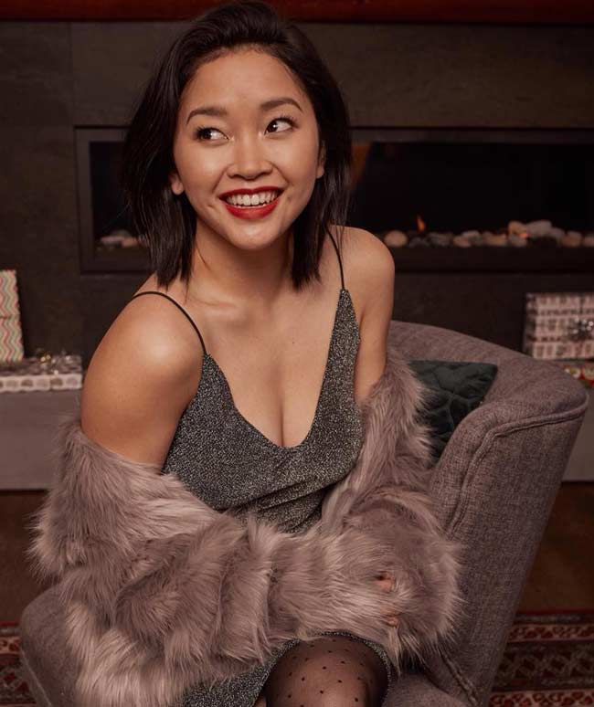 Phong cách nữ tính của cô gái mồ côi Cần Thơ trở thành siêu sao Hollywood-5