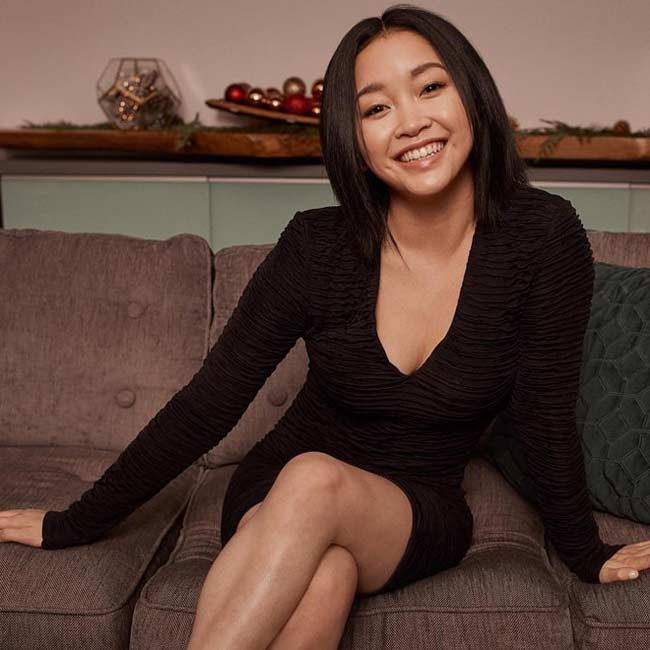 Phong cách nữ tính của cô gái mồ côi Cần Thơ trở thành siêu sao Hollywood-12