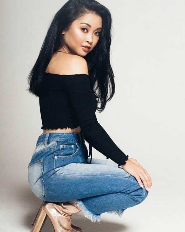 Phong cách nữ tính của cô gái mồ côi Cần Thơ trở thành siêu sao Hollywood-16