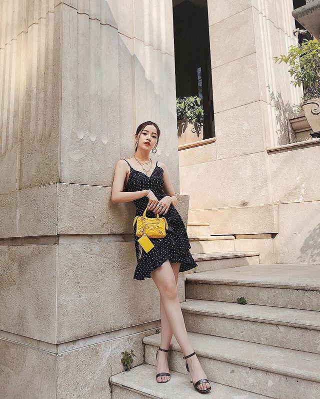 Thấp bé thì sao, cứ diện chuẩn như Hoàng Thùy Linh, Hòa Minzy là tăng cả 10cm chiều cao-20