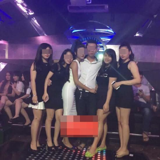 Loạt ảnh chơi bời trong quá khứ bất ngờ bị khui lại, bạn gái Bùi Tiến Dũng: Sự thật có gì không dám nhận-4