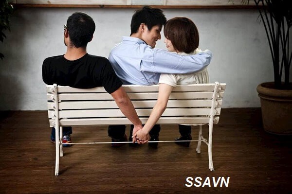 Chạy xe máy 100km tặng quà người yêu, chàng trai chết lặng khi thấy cảnh tượng trước cửa nhà-2