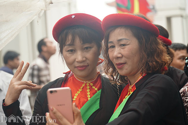 Thu hàng triệu đồng mỗi ngày nhờ cho thuê trang phục ở hội Lim-3