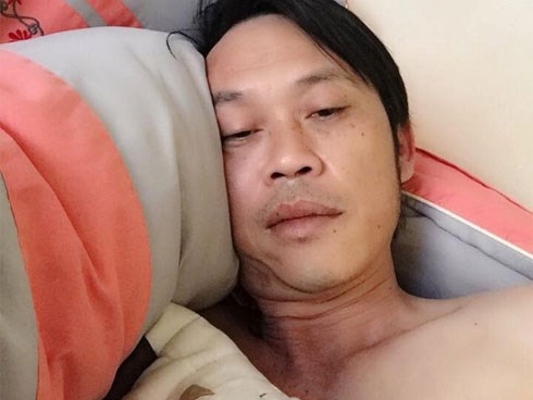 Hoài Linh vẫn gây cười bằng bài thơ dí dỏm dù bệnh phờ phạc