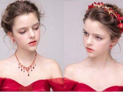 Dân mạng Trung Quốc chỉ trích Vogue phân biệt chủng tộc vì đăng ảnh mẫu nữ có nhan sắc lạ-5