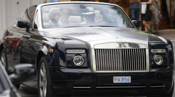 9 điều ít người biết về cuộc sống riêng tư của huyền thoại thời trang Karl Lagerfeld-4