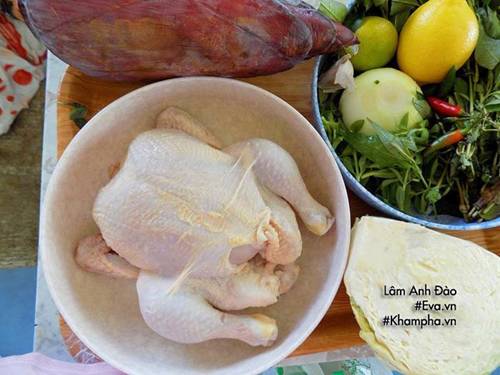 Gà thừa sau Rằm đem làm gỏi gà hoa chuối giòn ngon, thanh mát ăn mãi chẳng ngán-1