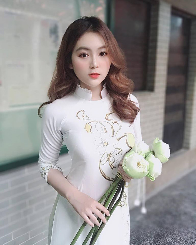 Vẻ đẹp của cô giáo tiểu học là mẫu nội y nổi tiếng-2