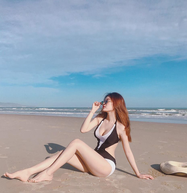 Vẻ đẹp của cô giáo tiểu học là mẫu nội y nổi tiếng-6