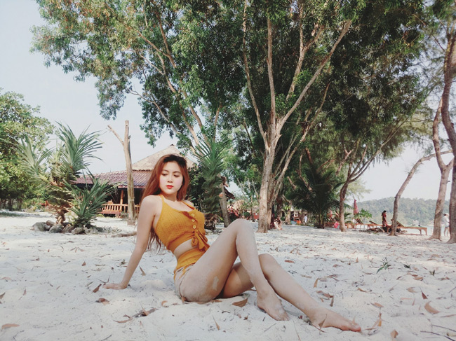 Vẻ đẹp của cô giáo tiểu học là mẫu nội y nổi tiếng-12