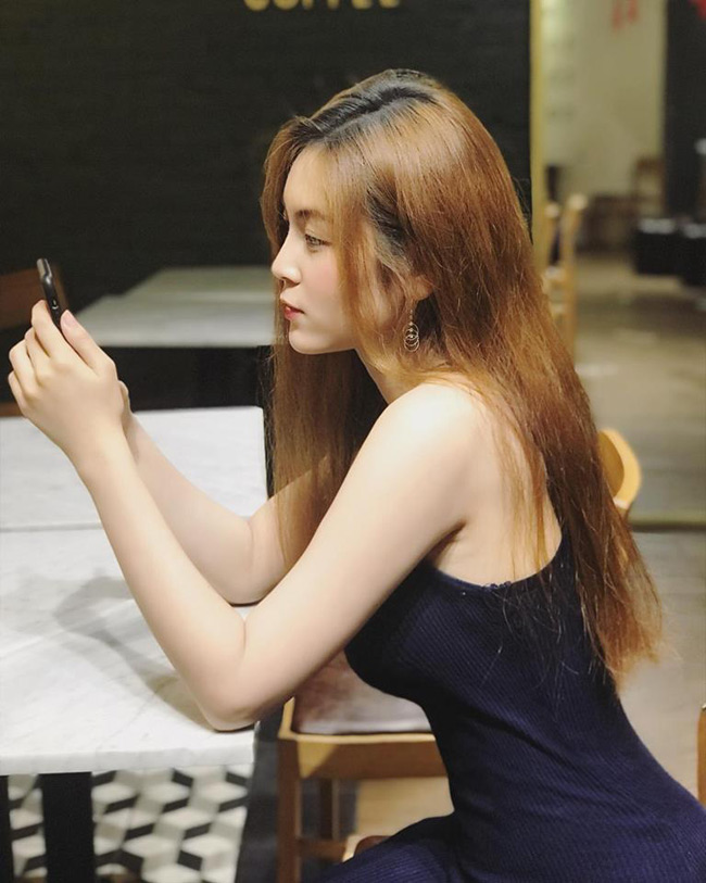 Vẻ đẹp của cô giáo tiểu học là mẫu nội y nổi tiếng-14