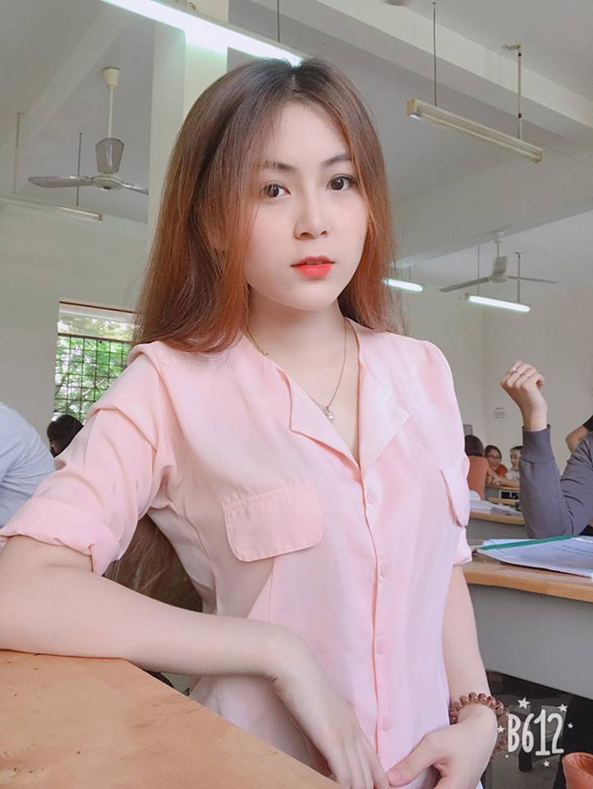 Vẻ đẹp của cô giáo tiểu học là mẫu nội y nổi tiếng-16