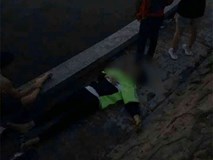Sau cuộc cãi vã lúc nửa đêm, đôi nam nữ rơi xuống hồ, một người tử vong Sau cuộc cãi vã lúc nửa đêm, đôi nam nữ rơi xuống hồ, một người tử vong