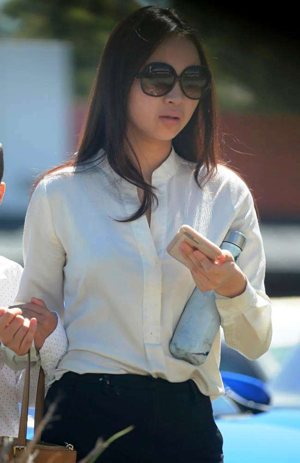 Nữ sinh gốc Việt giấu 114 viên ma túy trong quần lót đưa vào nhạc hội-1