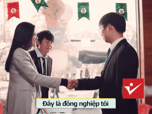 Cô gái bị cây mọc trong tai-1