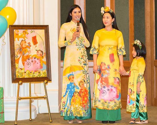 Hoa hậu Ngọc Hân mang áo dài sang New York diễn cho kiều bào-2