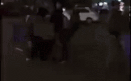 CLIP: Thanh niên bị đánh, đâm tử vong khi ngồi uống trà đá với bạn-1