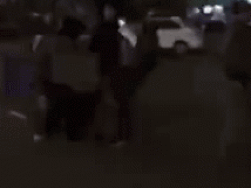 CLIP: Thanh niên bị đánh, đâm tử vong khi ngồi uống trà đá với bạn