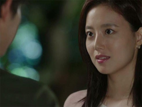 Được giám đốc đẹp trai tỏ tình, tôi sững người khi biết anh đã làm điều này!