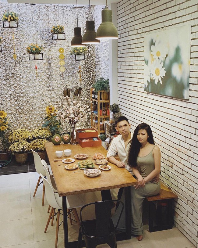 Dàn chị gái cực phẩm của sao Vbiz: Người U50, người yên bề gia thất vẫn xinh đẹp rạng ngời-14