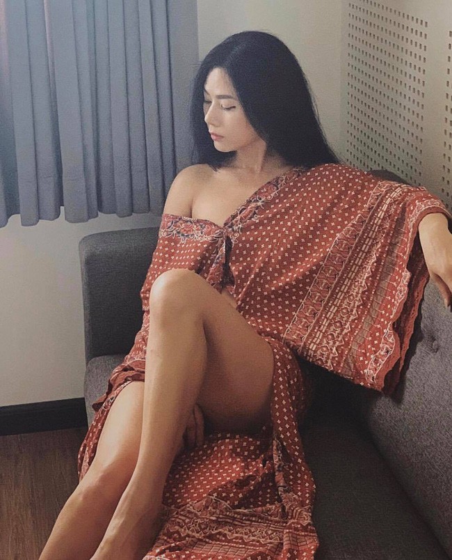 Dàn chị gái cực phẩm của sao Vbiz: Người U50, người yên bề gia thất vẫn xinh đẹp rạng ngời-17