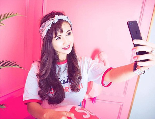 Dàn chị gái cực phẩm của sao Vbiz: Người U50, người yên bề gia thất vẫn xinh đẹp rạng ngời-4