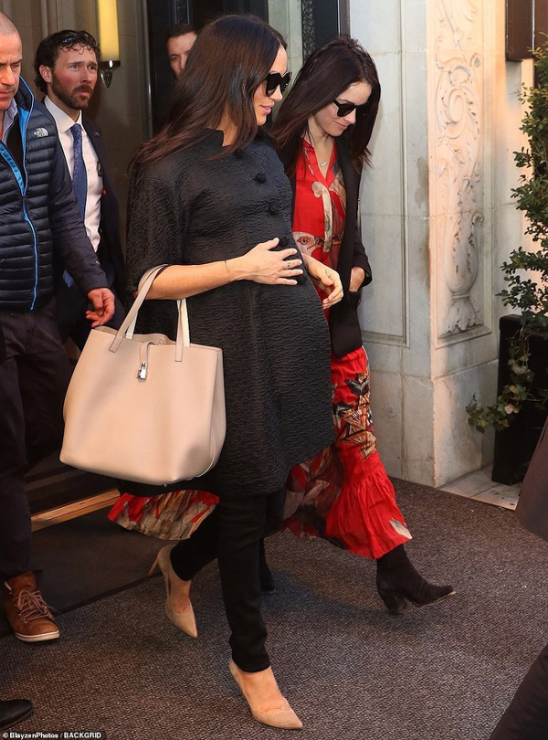 Người dùng mạng ngao ngán với chiêu trò mới của Meghan: Đi nghỉ dưỡng ở Mỹ nhưng xuất hiện ồn ào, hào nhoáng với dàn vệ sĩ hùng hậu-4