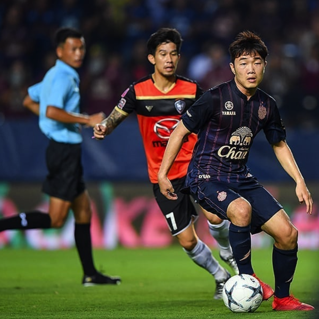 Xuân Trường đá chính, khiến CĐV Buriram United trầm trồ với kỹ năng điêu luyện-1