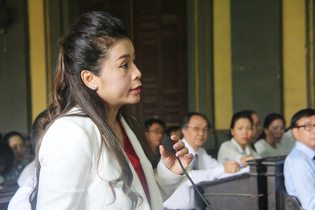 Mẹ ông Đặng Lê Nguyên Vũ: Vợ chồng không còn tình cũng còn nghĩa, có ai mà đưa chồng đi nhà thương điên đâu-5