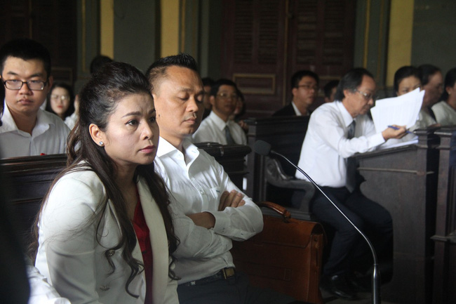 Mẹ ông Đặng Lê Nguyên Vũ: Vợ chồng không còn tình cũng còn nghĩa, có ai mà đưa chồng đi nhà thương điên đâu-11