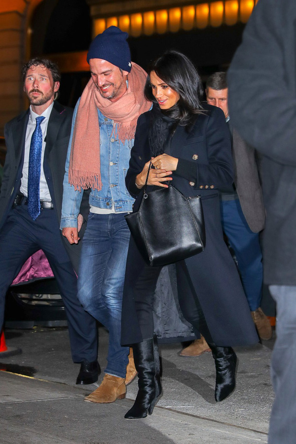 Vắng chồng, bà bầu Meghan tiệc tùng liên tục chỉ trong một đêm tại những nơi xa hoa bậc nhất khiến cư dân mạng phẫn nộ-5