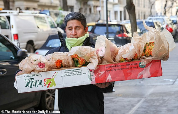 Bạn bè Meghan vô tình hé lộ giới tính con đầu lòng của nàng dâu hoàng gia nhờ vào một loạt những chi tiết rõ như ban ngày-5