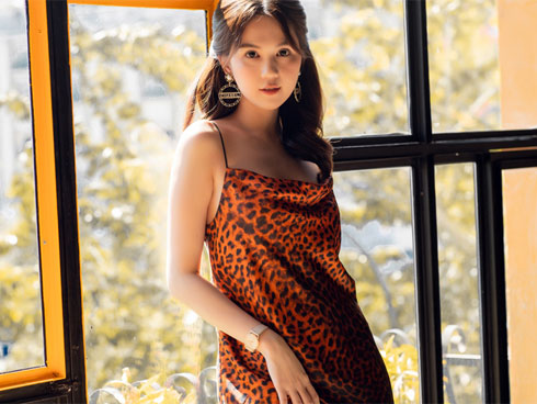 Ngọc Trinh và tuyệt chiêu trẻ hoá tuổi 30 bằng loạt kẹp tóc xinh yêu của con nít-9