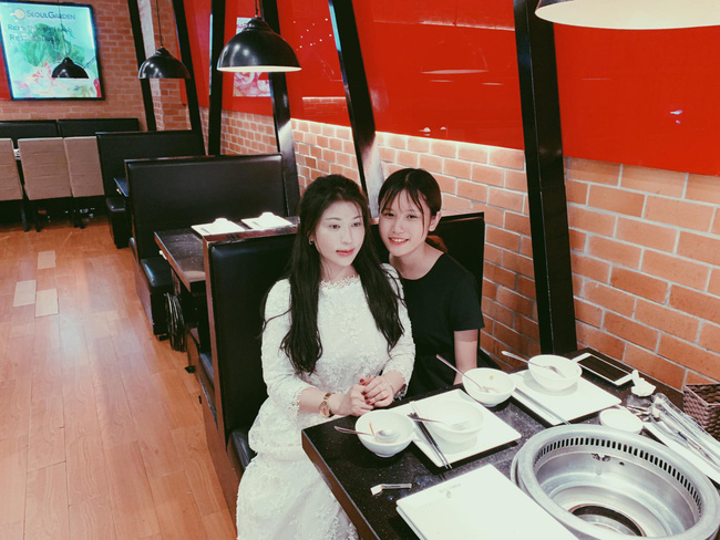 Bất ngờ với nhan sắc con gái lớn của danh hài Hiệp Gà: Mới 15 tuổi đã cao gần 1m70, gương mặt xinh xắn ăn ảnh-7