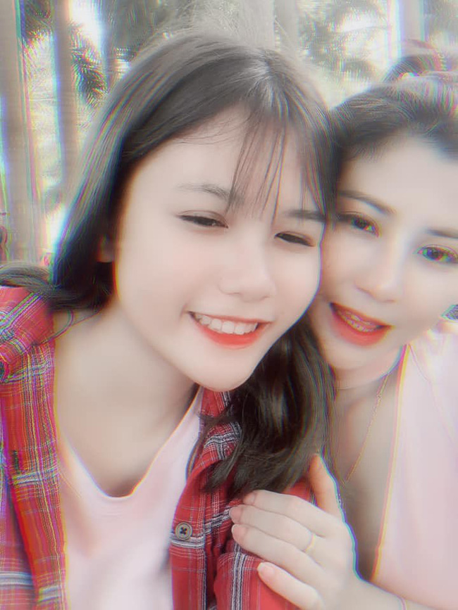 Bất ngờ với nhan sắc con gái lớn của danh hài Hiệp Gà: Mới 15 tuổi đã cao gần 1m70, gương mặt xinh xắn ăn ảnh-9