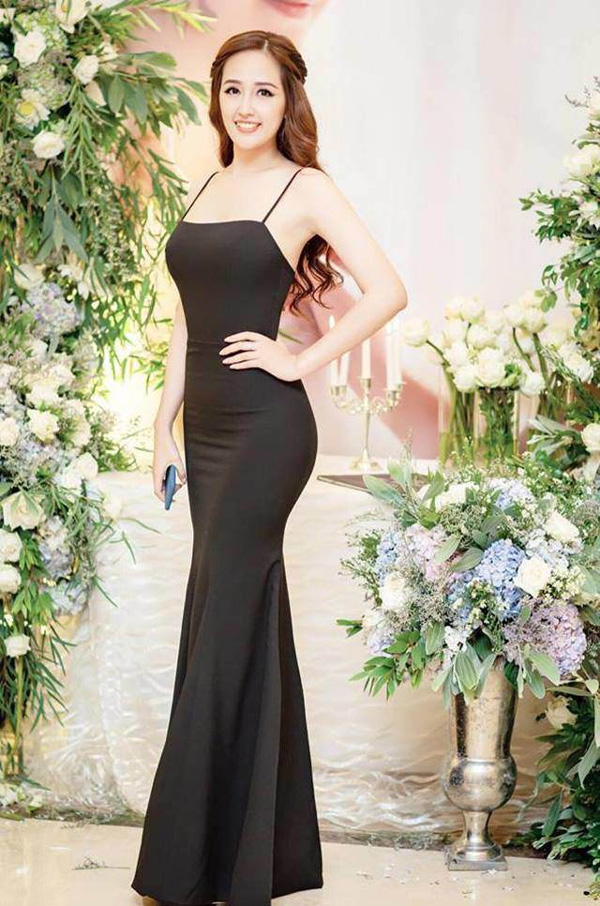 Sở hữu vòng 3 gần 1 mét, Mai Phương Thúy nhiều lần khoe dáng nóng bỏng nghẹt thở với bikini-2