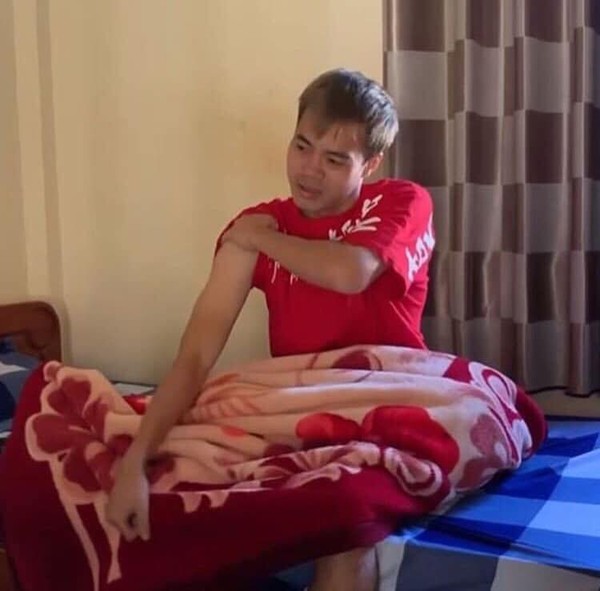 Xót xa hình ảnh Văn Toàn phòng không gối chiếc khi xa Công Phượng-4