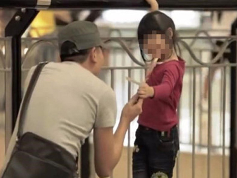 Nữ tài xế taxi bị bạn trai chặn xe đâm tử vong tại chỗ-4