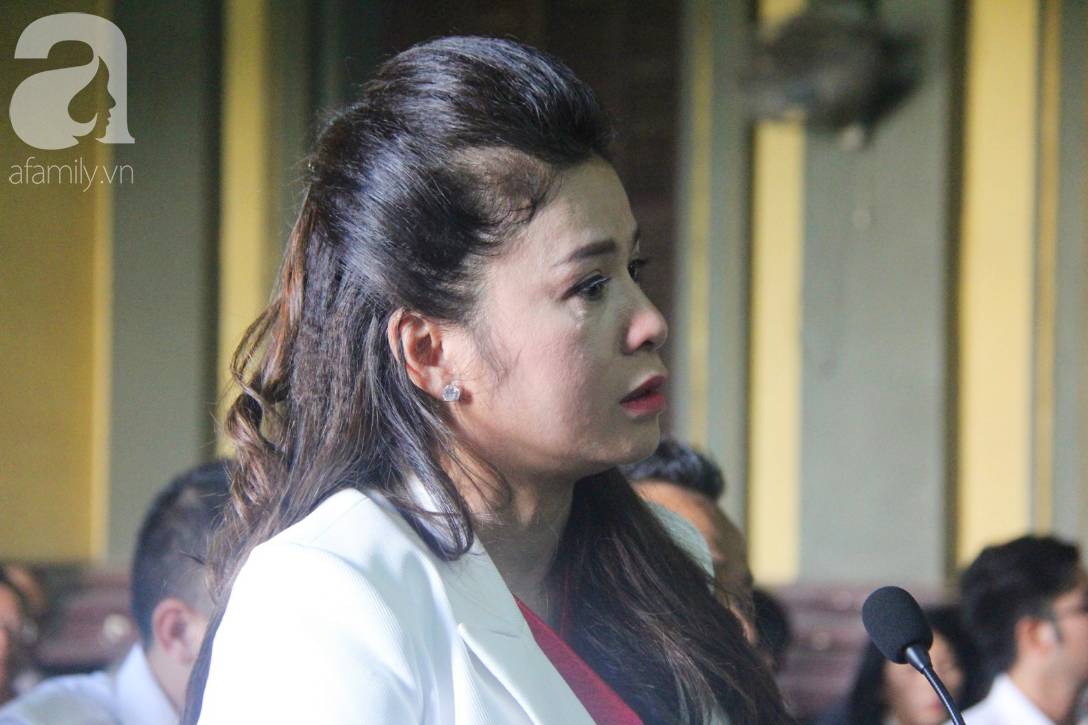 Cảm xúc trái ngược của bà Lê Hoàng Diệp Thảo và ông Đặng Lê Nguyên Vũ trong suốt 2 ngày xử ly hôn, phân chia tài sản-9
