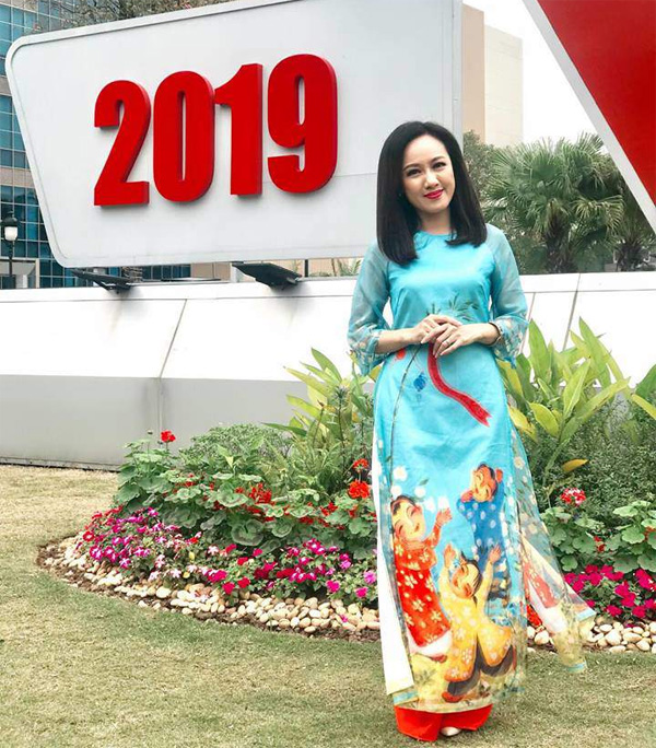 BTV đẹp nhất VTV Hoài Anh lên hình mặc đồ tạm bợ, ngoài đời xách toàn túi hiệu sang chảnh-7