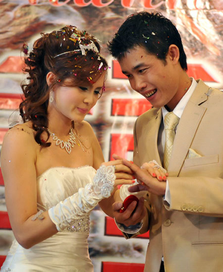 Đây chính là nam danh hài trắc trở tình duyên nhất showbiz Việt, thay vợ như thay áo-3